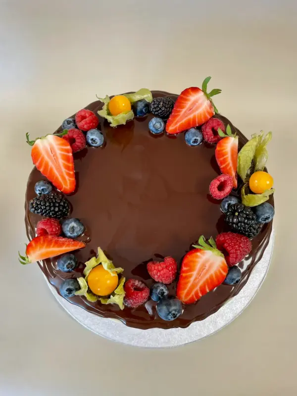 Drip Cake mit Früchten – Bild 2