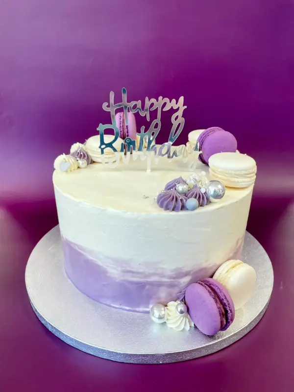 Naked Cake mit Macarons – Bild 4