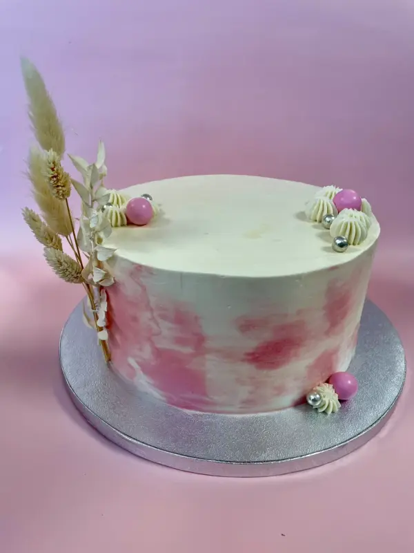 Naked Cake mit Trockenblumen